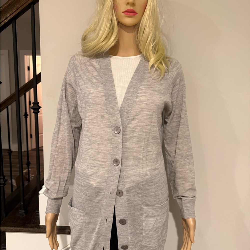 United colors of Benetton cozy lightweight Gray Cardigan Sweater - Picture 2 of 3